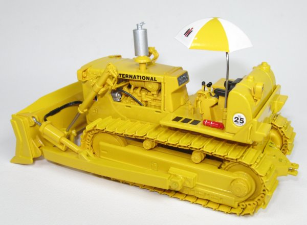 I.H TD25 dozer with umbrella