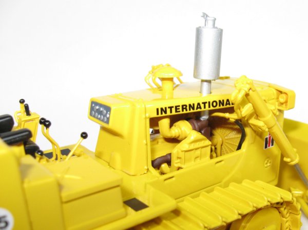 I.H TD25 dozer with umbrella