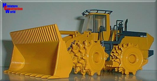 Komatsu WF450 compactor
