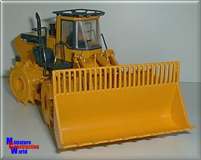 Komatsu WF450 compactor