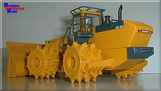 Komatsu WF450 compactor