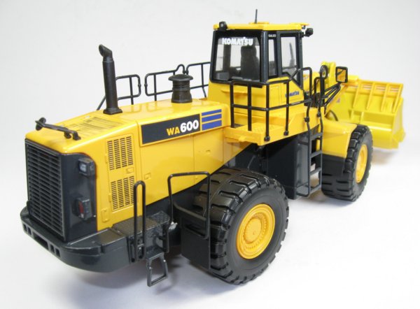 Komatsu WA600 Wheel Loader