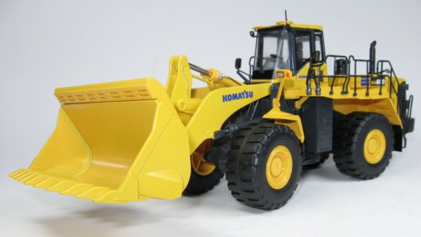 Komatsu WA600 Wheel Loader