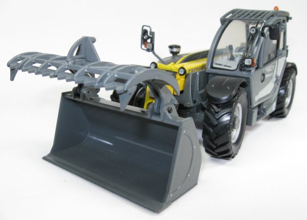 Kramer 4507 with Waste Handling bucket