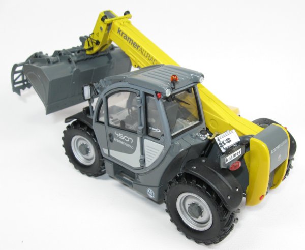 Kramer 4507 with Waste Handling bucket