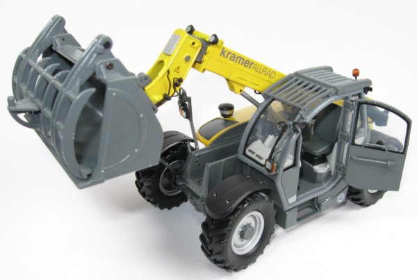 Kramer 4507 with Waste Handling bucket
