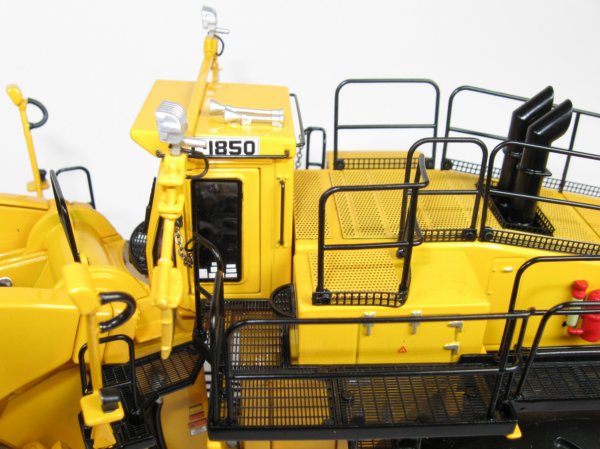 Letourneau L1850 with 55 cubic yard bucket