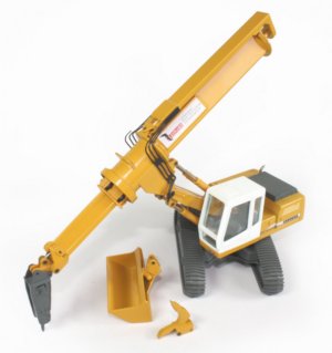 Liebherr R924 with Leonard Boom