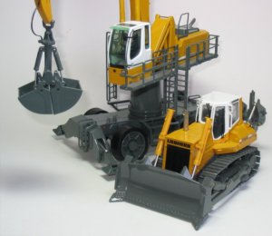 Liebherr A954C High Rise Material Handler
