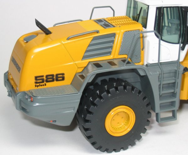 Liebherr L586 Wheel Loader