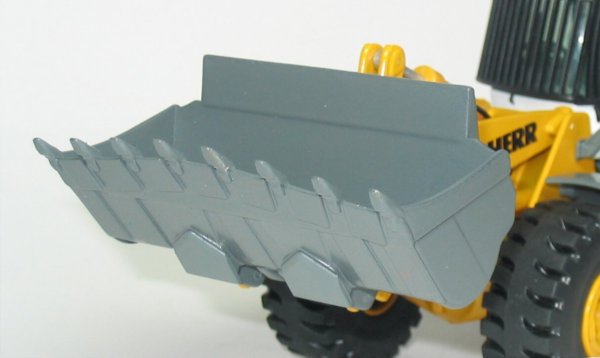 Liebherr L586 Wheel Loader