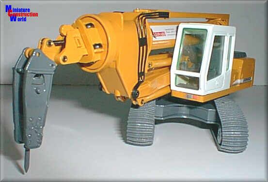 Liebherr R924 excavator with Leonard K8000 boom