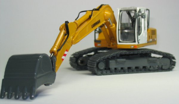 Liebherr R904C Tracked Excavator