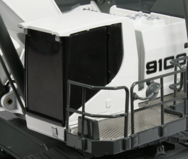 Liebherr R9100 Tracked Excavator