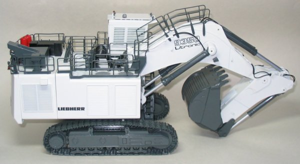 Liebherr R9350 Backhoe Excavator