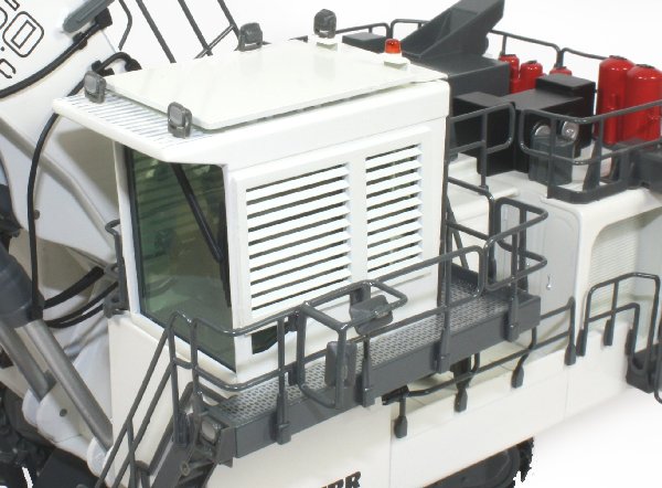 Liebherr R9350