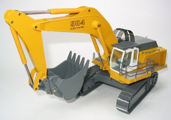 Liebherr R984C with quick coupler, bucket and ripper tooth