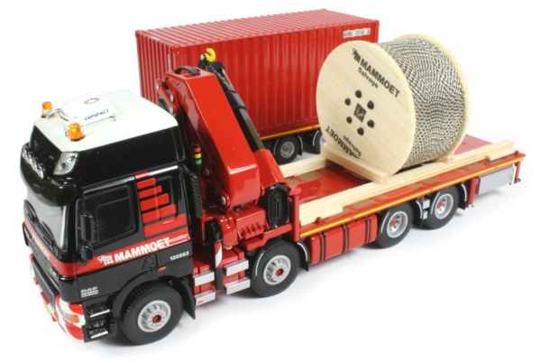 DAF CF85 Truck with Trailer