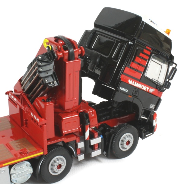 DAF CF85 Truck with Trailer