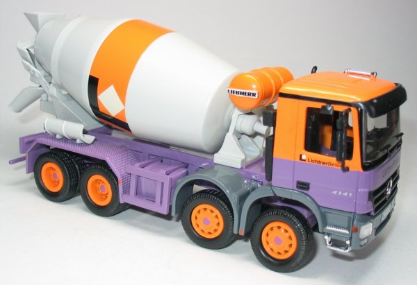 Liebherr HTM904 concrete mixer
