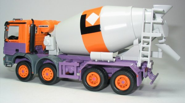 Liebherr HTM904 concrete mixer