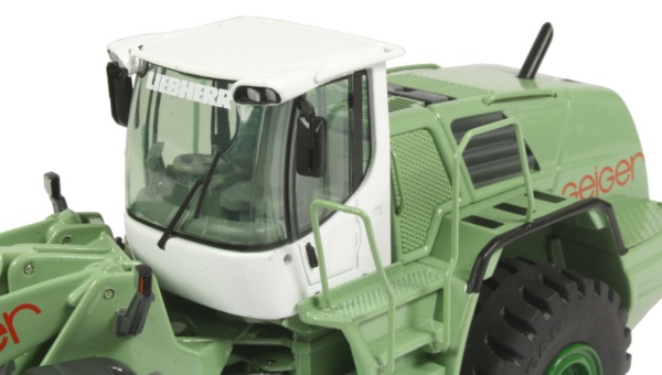 Liebherr L586 Wheel Loader