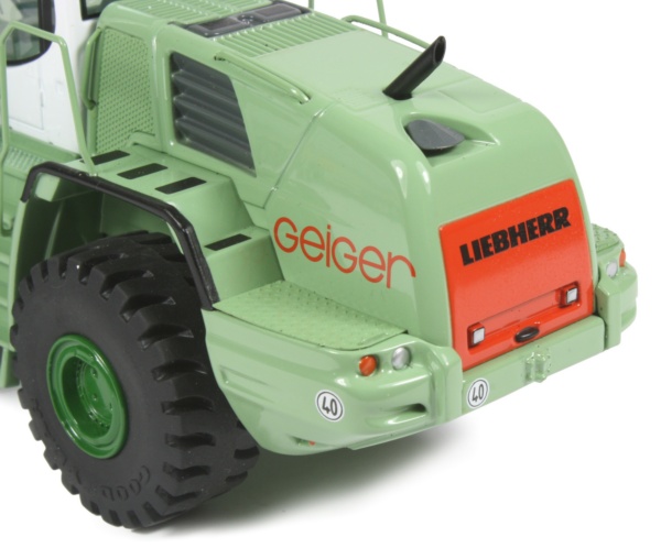Liebherr L586 Wheel Loader
