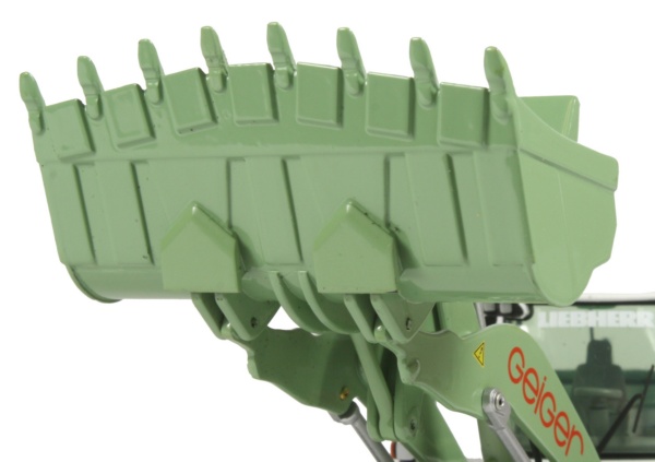 Liebherr L586 Wheel Loader