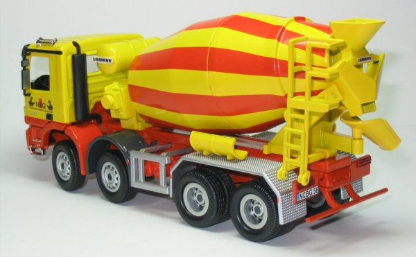 Liebherr HTM904 mixer in "NBG" livery