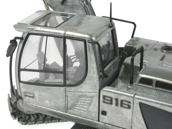 Liebherr R916 - 50th Anniversary