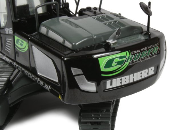 Liebherr R916 Tracked Excavator