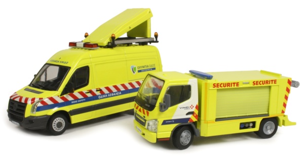 Mitsubishi Canter Safety Car