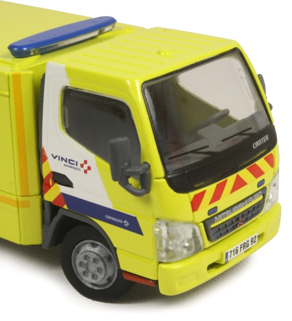 Mitsubishi Canter Safety Car