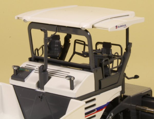 Voegele Super 1803-2 Wheeled Paver