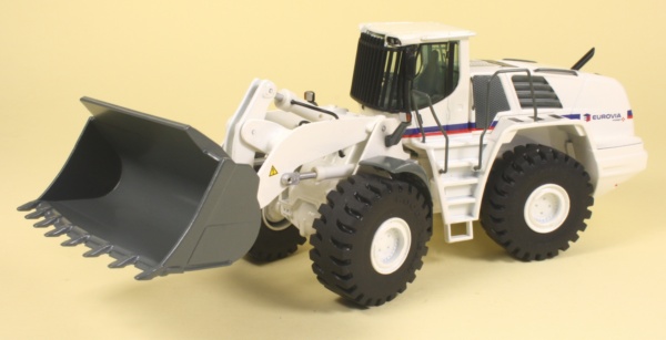 Liebherr L586 Wheel Loader