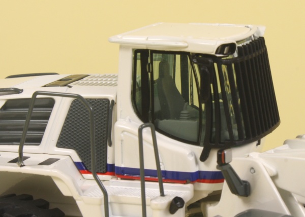 Liebherr L586 Wheel Loader