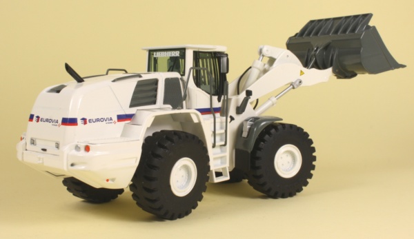 Liebherr L586 Wheel Loader