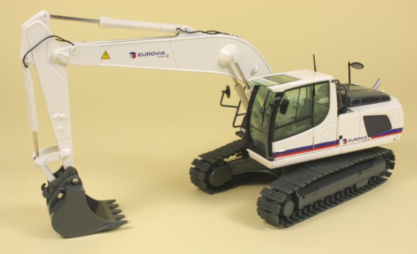 Liebherr R916 Advance Tracked Excavator