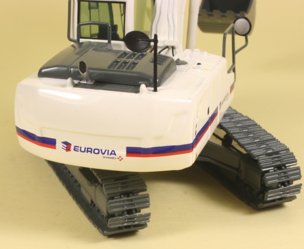 Liebherr R916 Advance Tracked Excavator