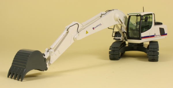 Liebherr R916 Advance Tracked Excavator
