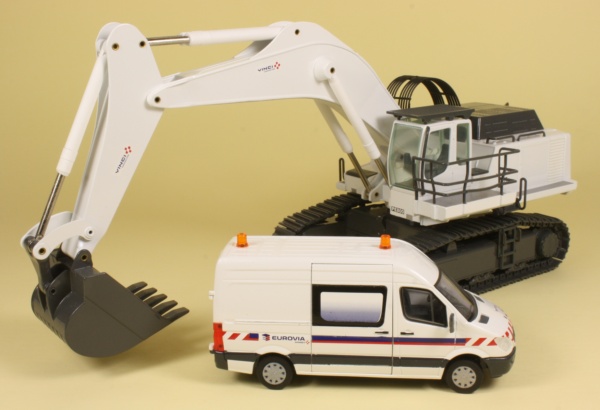 Liebherr R984C Tracked Excavator