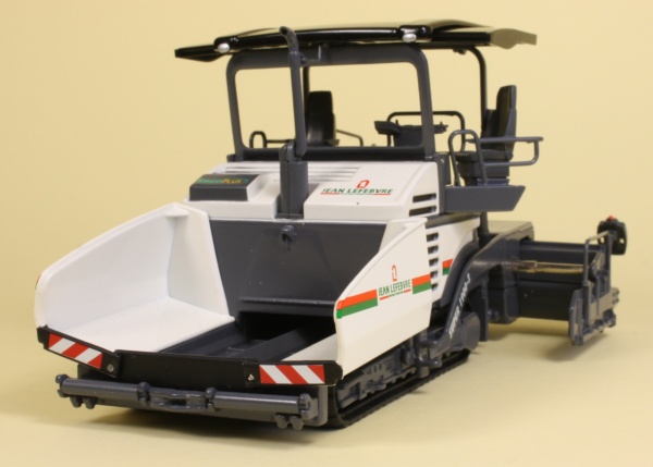 Vogele Super 1900-2, Jean Lefebvre