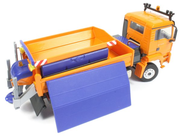 MAN 2-Axle Truck with Plow & Gritter