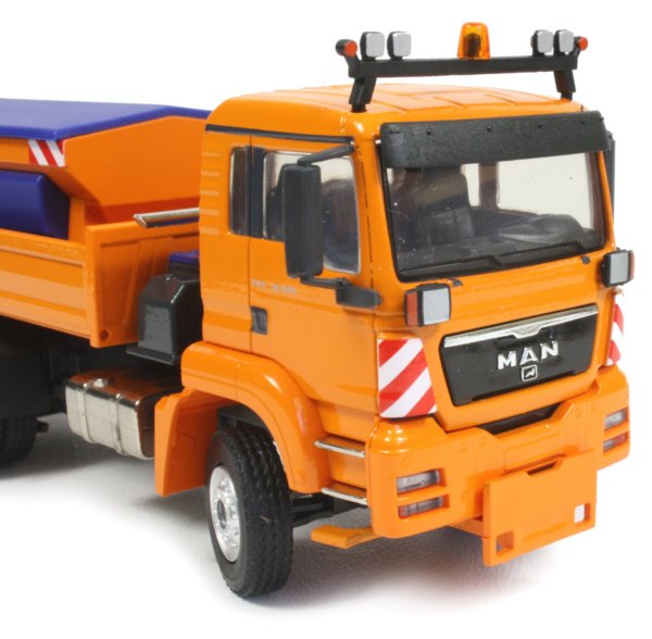 MAN 2-Axle Truck with Plow & Gritter