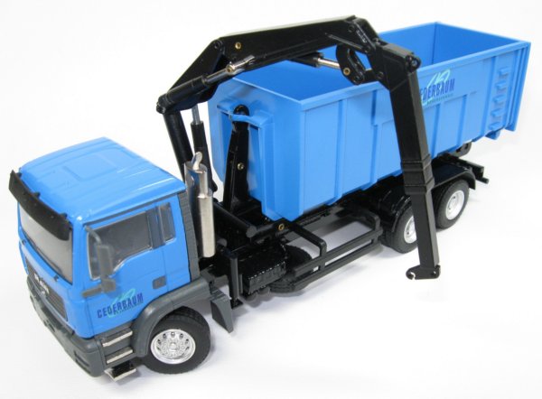 MAN 3-axle skip truck