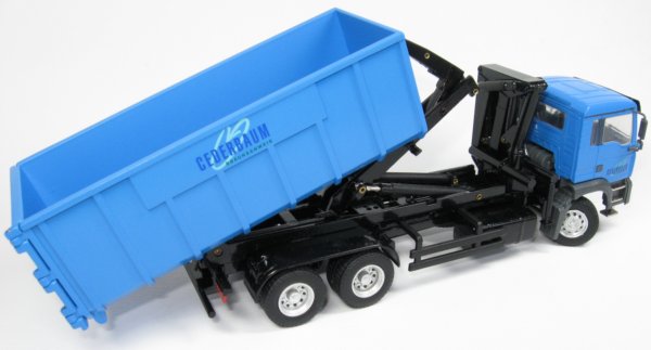 MAN 3-axle skip truck