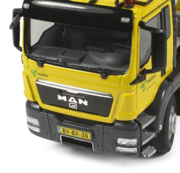 Liebherr HTM904 mixer on MAN TGS 4-axle chassis