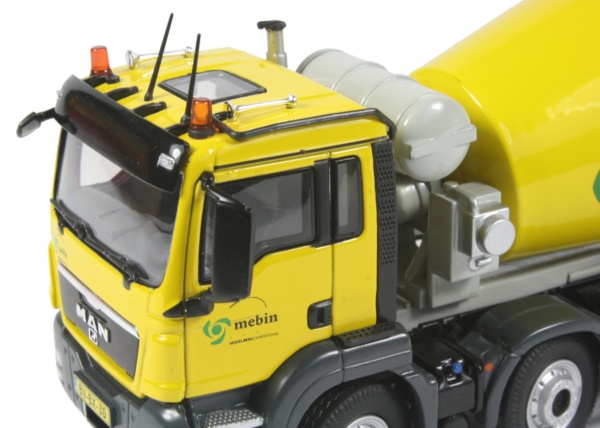 Liebherr HTM904 mixer on MAN TGS 4-axle chassis