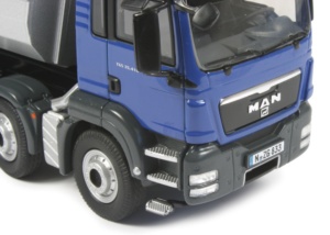 MAN TGS 4-axle Tipper with Halfpipe Body