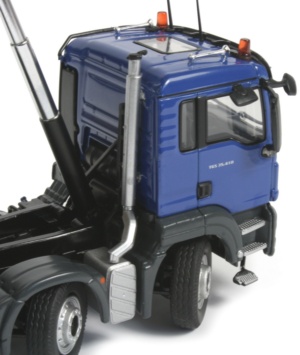 MAN TGS 4-axle Tipper with Halfpipe Body
